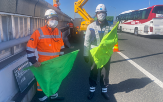 役員パトロール 中央道下り線路肩規制（八王子維持営業所）