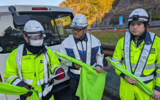 安全パトロール　東名高速道路下り線追越車線規制（静岡営業所）