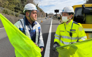 設置パトロール 小田原厚木道路上り線追越車線規制（平塚営業所）