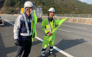 安全課パトロール 新東名高速道路下り線走行車線規制（沼津営業所）
