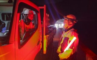 営業所パトロール 横浜横須賀道路下り線走行車線規制（港北営業所）