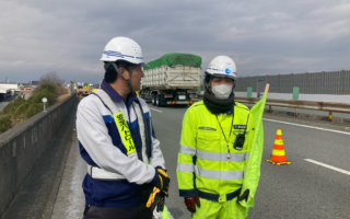 安全課パトロール 中央自動車道下り線走行車線規制（甲府営業所）