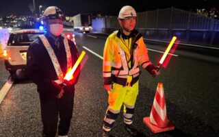 設置パトロール 阪神高速5号湾岸線下り線走行車線規制（西宮営業所）