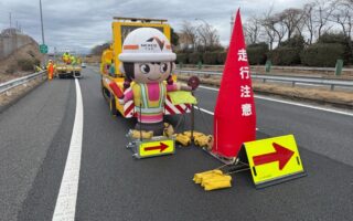 所長パトロール 中央自動車道下り線走行車線規制（八王子多摩営業所）