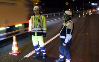 所長パトロール 横浜横須賀道路上り線追越車線規制（厚木営業所）