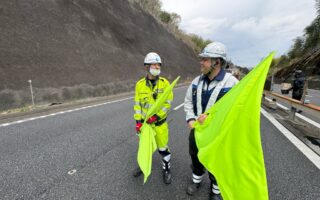 設置パトロール 小田原厚木道路上り線追越車線規制（平塚営業所）