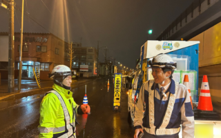 設置パトロール 札樽自動車道下り線走行車線規制（札幌営業所）