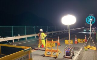 営業所パトロール 国道20号線上り線片側交互通行規制（甲府営業所）