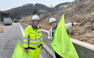営業所パトロール 中央自動車道上り線追越車線規制（諏訪営業所）