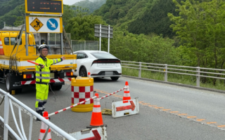 所長パトロール 国道20号線上下線片側交互通行規制（大月営業所）