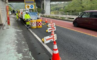 所長パトロール 国道20号線片側交互通行規制（大月営業所）
