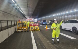 撤去パトロール 東名高速道路上り線付加車線規制（横浜町田営業所）