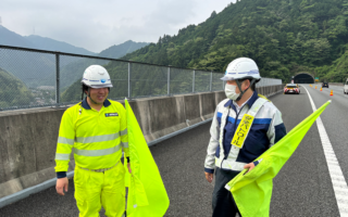 設置パトロール 新東名高速道路下り線走行車線規制（沼津営業所）