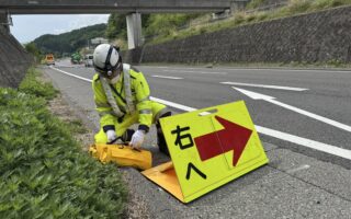 営業所パトロール 中央自動車道上り線走行車線規制（諏訪営業所）