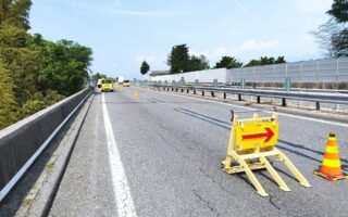 所長パトロール 中央自動車道上り線走行車線規制（飯田営業所）