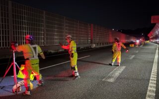 営業所パトロール 圏央道外回り走行車線規制（八王子多摩営業所）