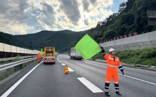 所長パトロール 中央道下り線走行車線規制（八王子維持営業所）