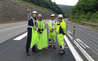 安全課パトロール 富士五湖道路上り線追越車線規制（大月営業所）