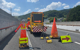 所長パトロール 中央道下り線走行車線規制（八王子維持営業所）