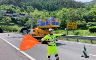 設置パトロール 上信越道上り線走行車線規制（長野営業所）