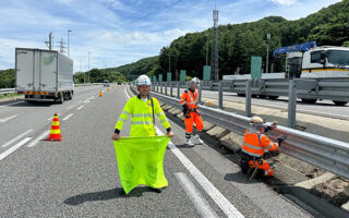 安全パトロール 中央自動車道上り線追越車線規制（松本営業所）