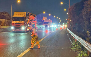 安全パトロール 中央自動車道下り線走行車線規制（八王子多摩営業所）