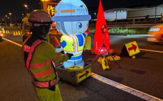 営業所パトロール 中央道上り線走行車線規制（八王子多摩営業所）