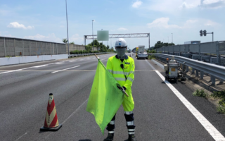 安全パトロール 東北道上り線追越車線規制（埼玉営業所）