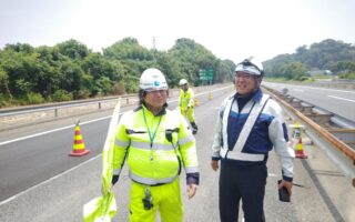 役員パトロール 横浜横須賀道路下り線追越車線規制（厚木営業所）