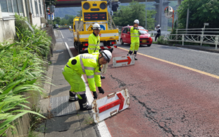 クロスパトロール 国道２０号片側交互通行規制（大月営業所）