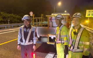設置パトロール 名神高速道路上り線追越車線規制（岐阜営業所）