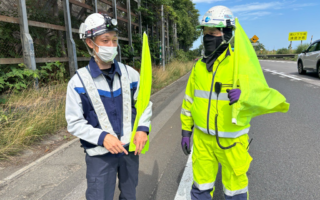 設置パトロール 札樽自動車道上り線走行車線規制（札幌営業所）