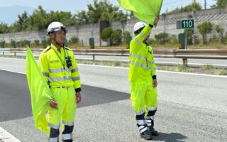 営業所パトロール 中央自動車道上り線走行車線規制（甲府営業所）