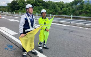 営業所パトロール 中央自動車道下り線車線規制（甲府営業所）