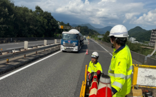 インターンパトロール 中央自動車道下り線走行車線規制（八王子多摩営業所）