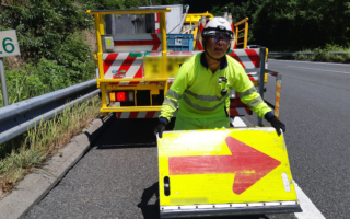 撤去パトロール 中央自動車道上り線走行車線規制(大月営業所)