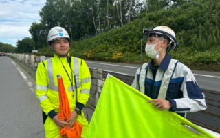 設置パトロール 札樽自動車道上り線追越車線規制（札幌営業所）