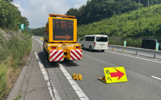 インターンパトロール 中央自動車道下り線走行車線規制（松本営業所）