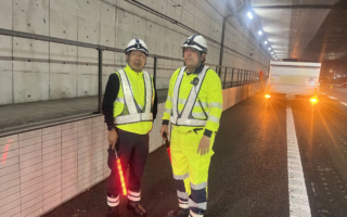 設置パトロール 東名高速道路上り線車線規制（横浜町田営業所）