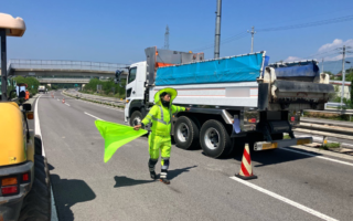 営業所パトロール 上信越道下り線走行車線規制（長野営業所）