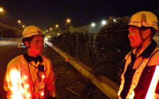 営業所パトロール 東名高速道路上下線追越車線規制（厚木営業所）