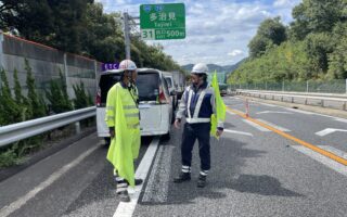 安全パトロール 中央自動車道下り線走行車線規制（多治見営業所）
