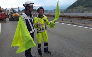 設置パトロール 中央自動車道下り線走行車線規制(大月営業所)