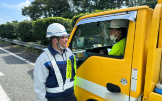 営業所パトロール 東名高速道路上り線追越車線規制（御殿場営業所）