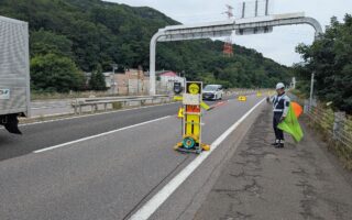 支社長パトロール 札樽自動車道下り線走行車線規制（札幌営業所）