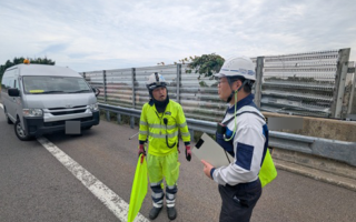 支社長パトロール 札樽自動車道下り線走行車線規制（江別営業所）
