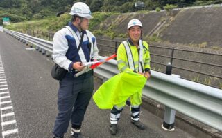 撤去パトロール 新東名高速道路下り線追越車線規制（沼津営業所）