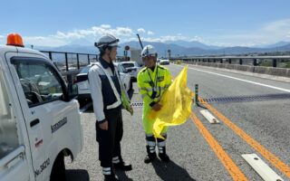 クロスパトロール 中部横断自動車道上下線片側交互通行規制（甲府営業所）
