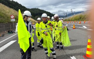 クロスパトロール 中央自動車道上下線対面通行規制（諏訪営業所）