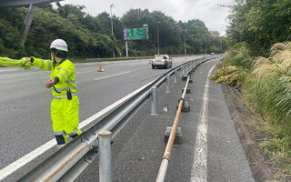 安全パトロール 東名高速道路下り線右ルート閉鎖（御殿場営業所）